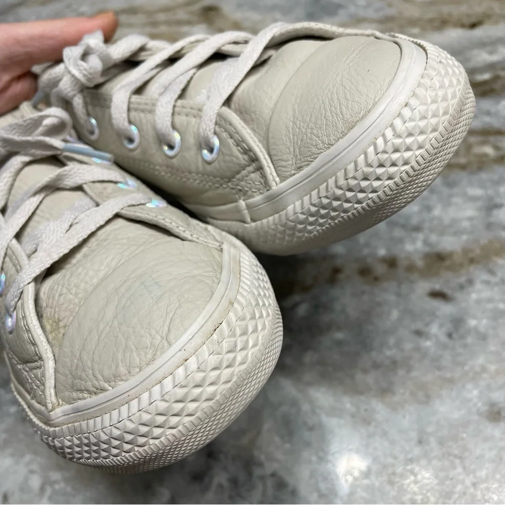 CONVERSE BEIGE LEATHER LOW SHOES